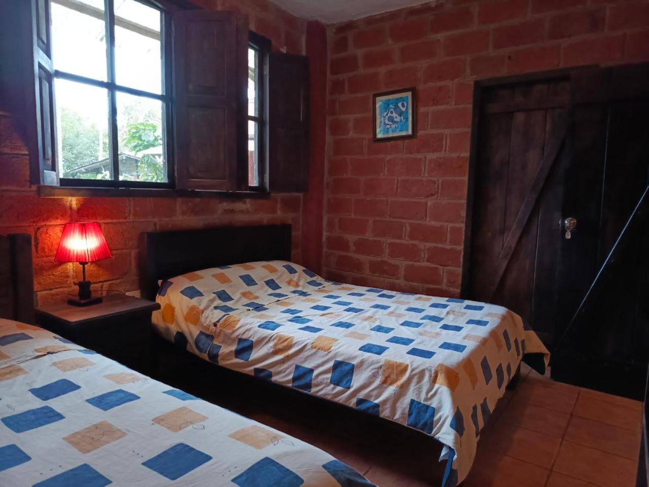Hosteria Sapos Y Ranas Milpe Ngoại thất bức ảnh