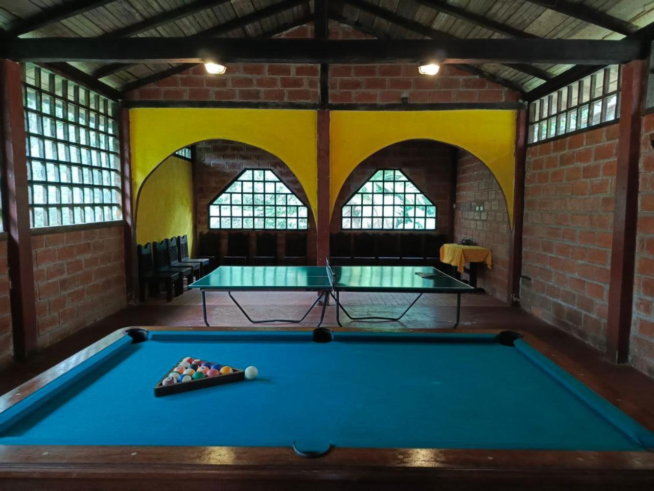 Hosteria Sapos Y Ranas Milpe Ngoại thất bức ảnh