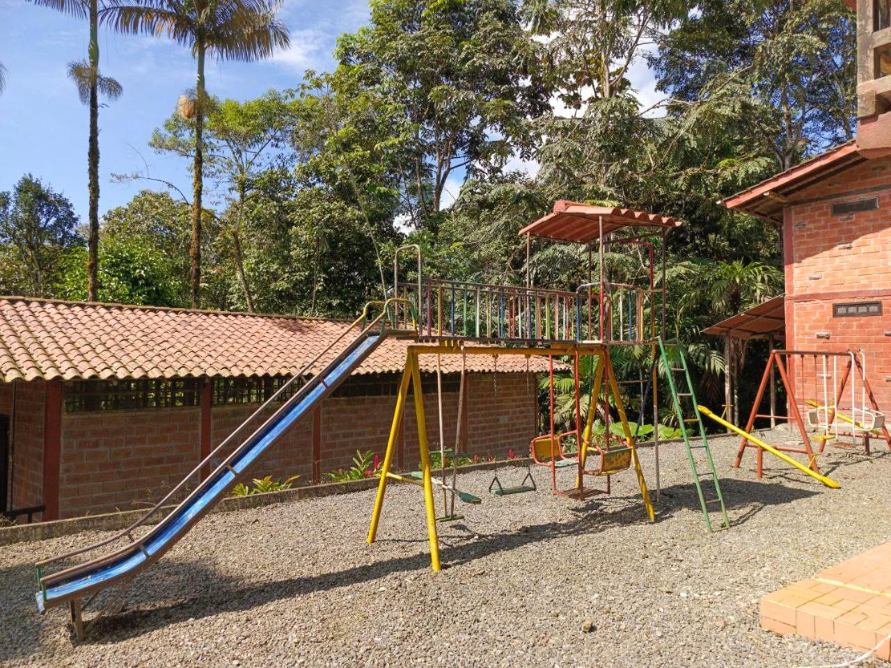 Hosteria Sapos Y Ranas Milpe Ngoại thất bức ảnh